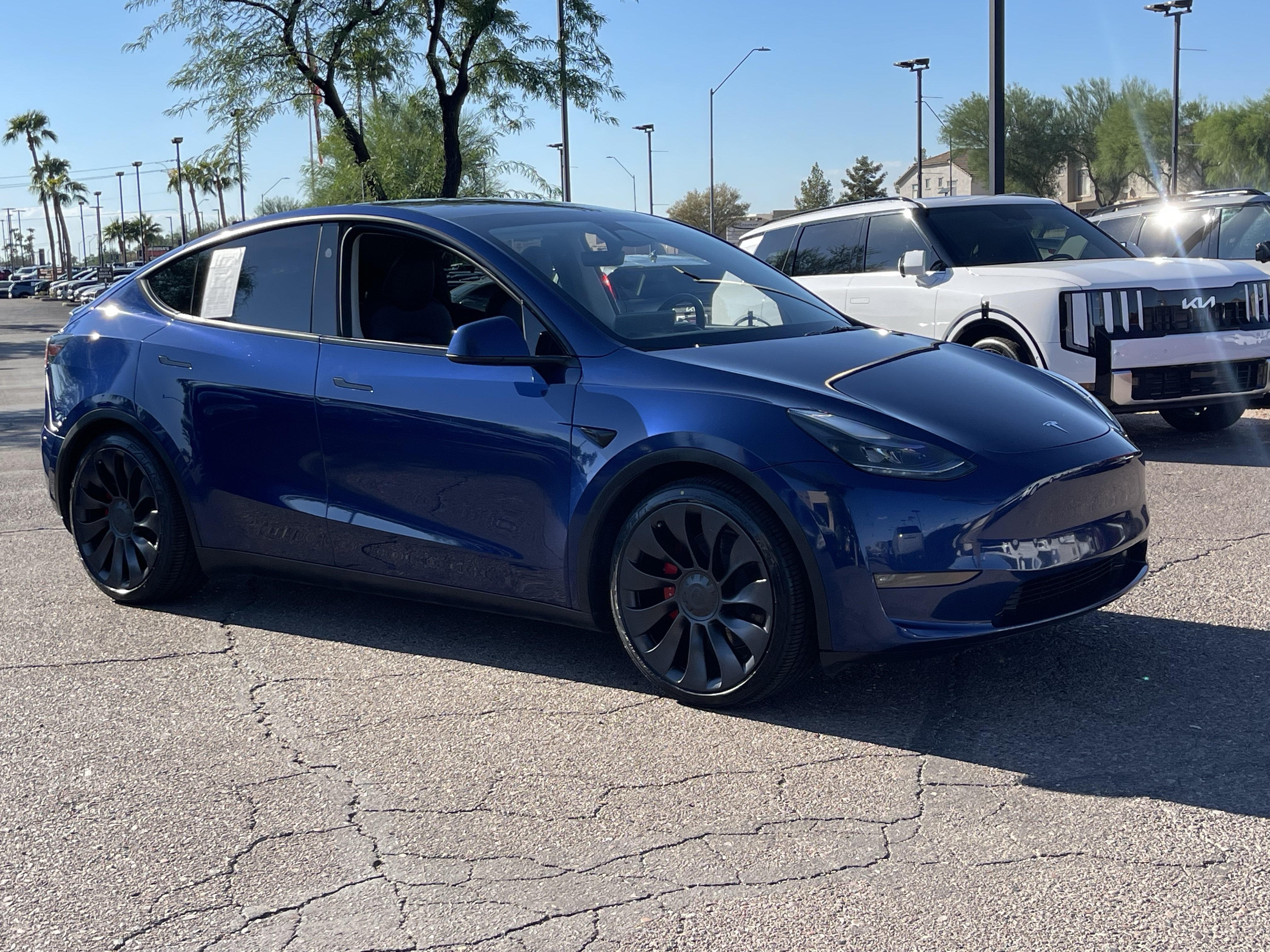 Used 2023 Tesla Model Y Performance AWD/4WD image 34