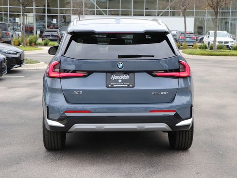 Certified 2025 BMW X1 xDrive28i w/ Technology Package image 12