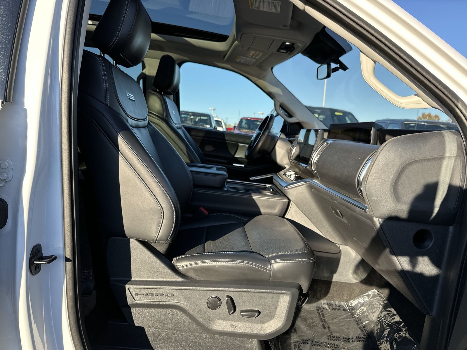 Used 2025 Ford Expedition Max Platinum AWD/4WD image 29
