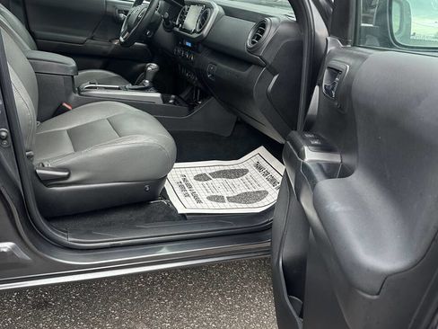 Used 2023 Toyota Tacoma TRD Off-Road image 14