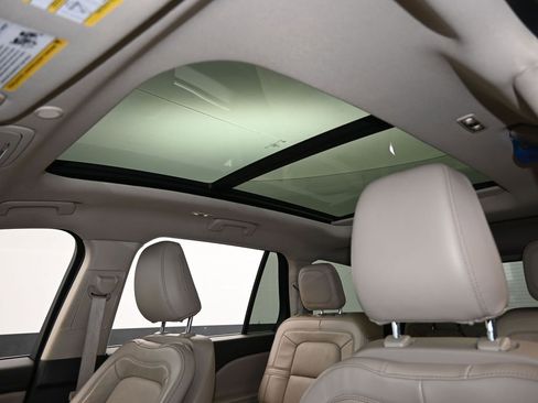 Used 2022 Lincoln Aviator Reserve w/ Elements Package Plus image 11