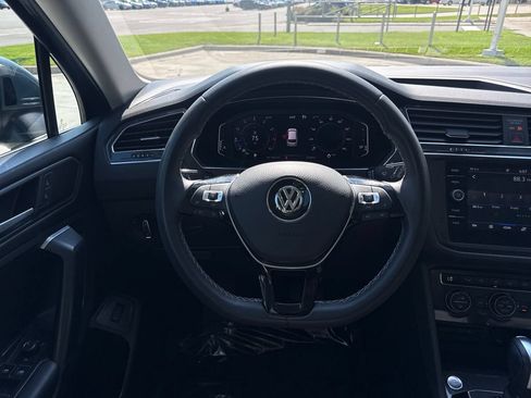 Used 2021 Volkswagen Tiguan SEL AWD/4WD image 19