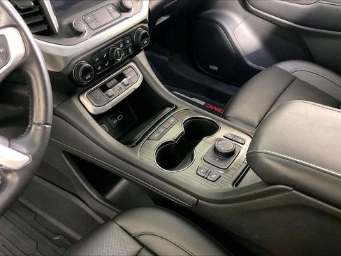Used 2021 GMC Acadia SLT w/ LPO, Adventure Package AWD/4WD image 13