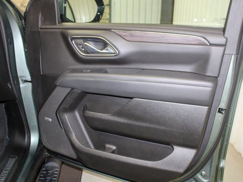 Used 2023 Chevrolet Tahoe Z71 w/ Luxury Package image 18