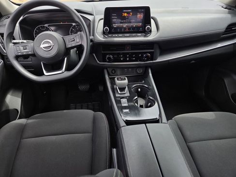 Used 2024 Nissan Rogue S FWD image 10