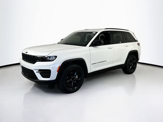 Used 2023 Jeep Grand Cherokee Altitude AWD/4WD video 1
