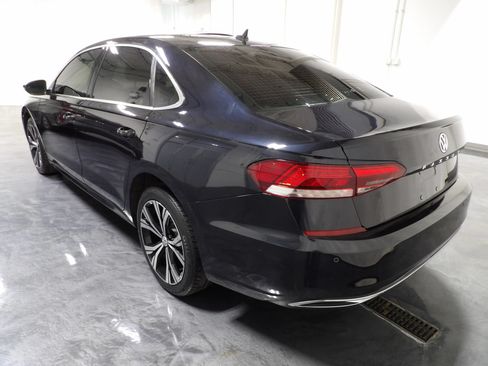 Used 2020 Volkswagen Passat 2.0T SEL FWD image 5