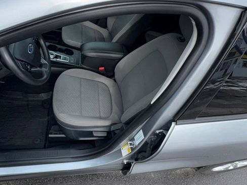 Used 2022 Ford Escape SE image 17