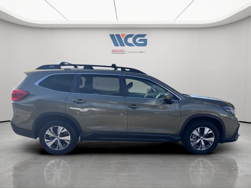 Used 2024 Subaru Ascent Premium w/ Convenience Package AWD/4WD image 2