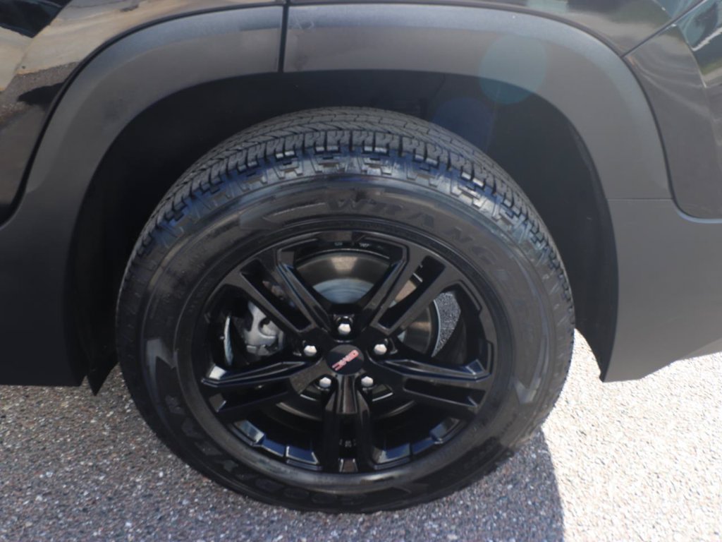 Used 2023 GMC Terrain AT4 AWD/4WD image 16