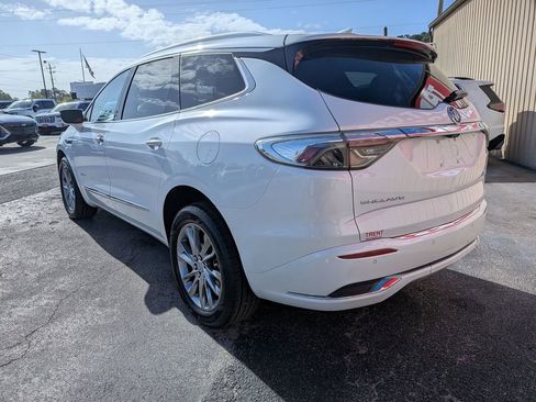 Certified 2023 Buick Enclave Avenir FWD image 3