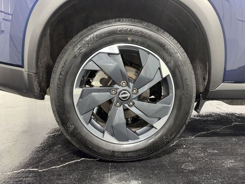 Used 2024 Nissan Rogue SV AWD/4WD image 8