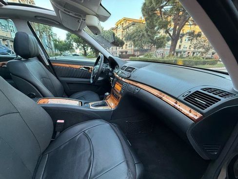 Used 2009 Mercedes-Benz E 550 Sedan image 61
