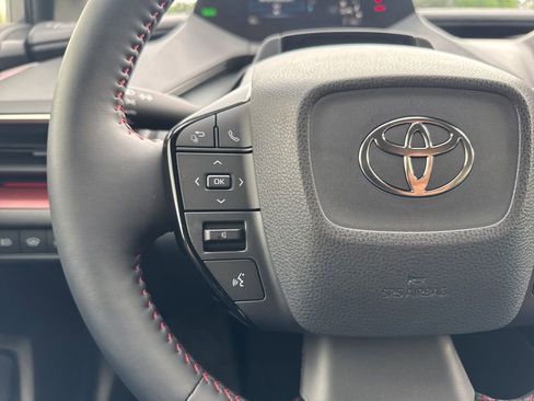 Used 2026 Toyota Prius Plug-In Hybrid FWD image 15