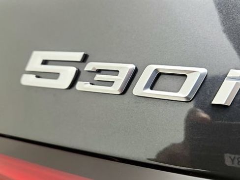 Used 2026 BMW 530i w/ M Sport Package RWD image 33
