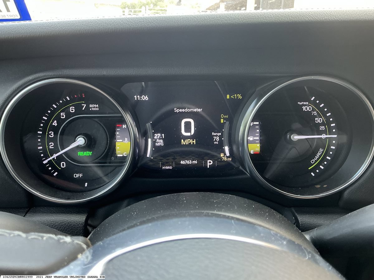 Used 2021 Jeep Wrangler Unlimited Sahara w/ Cold Weather Group AWD/4WD image 12