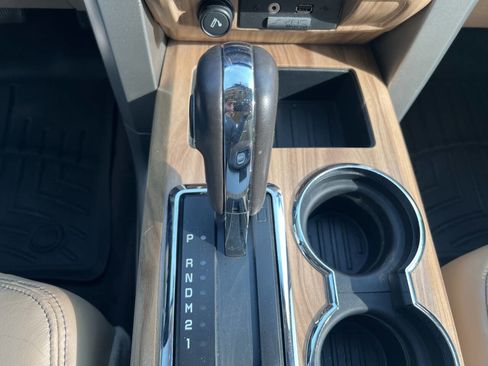 Used 2011 Ford F150 Lariat w/ Lariat Chrome Pkg image 11