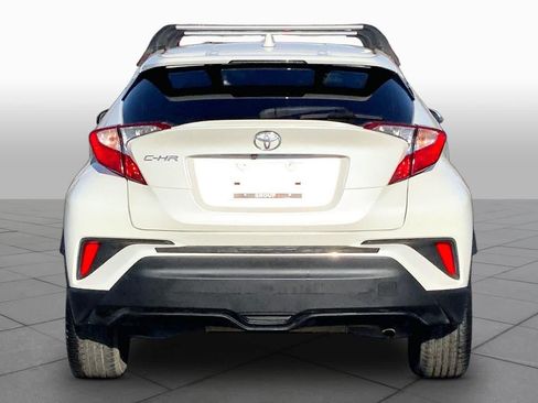 Used 2019 Toyota C-HR XLE FWD image 5