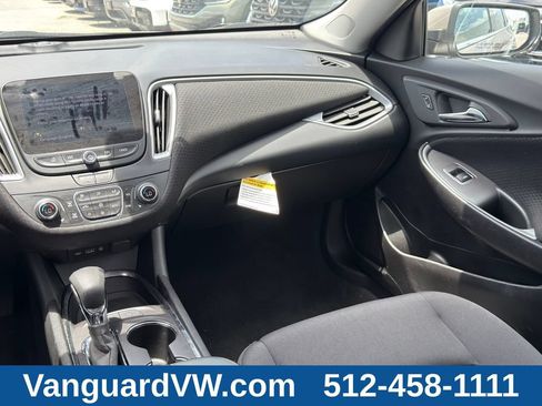 Used 2025 Chevrolet Malibu LT FWD image 30