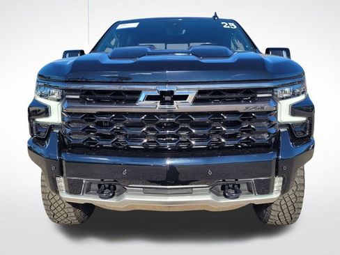 Used 2025 Chevrolet Silverado 1500 ZR2 w/ Technology Package image 3
