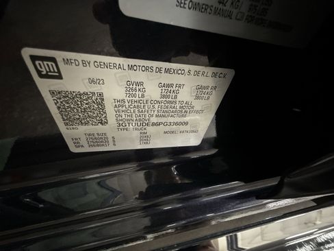 Used 2023 GMC Sierra 1500 SLT w/ SLT Premium Plus Package image 33