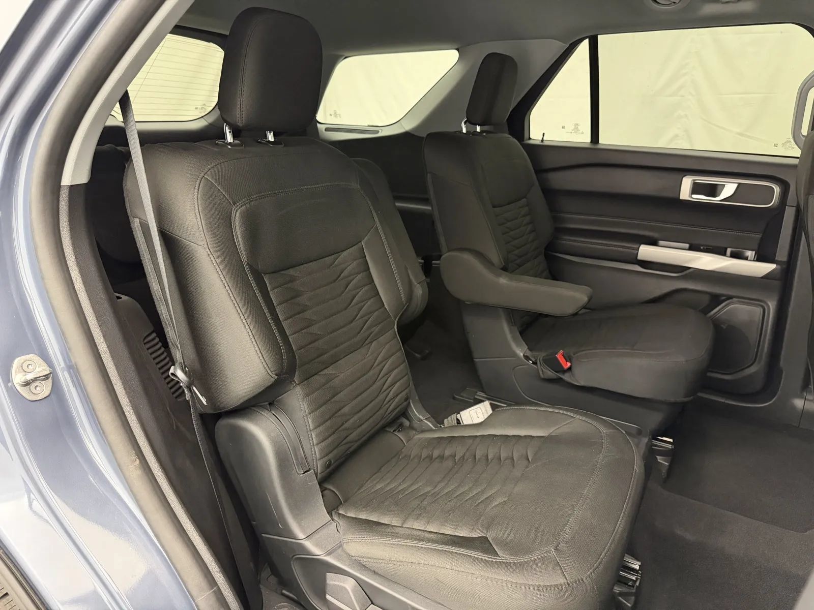 Used 2021 Ford Explorer XLT AWD/4WD image 32
