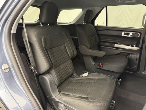 Used 2021 Ford Explorer XLT AWD/4WD image 32