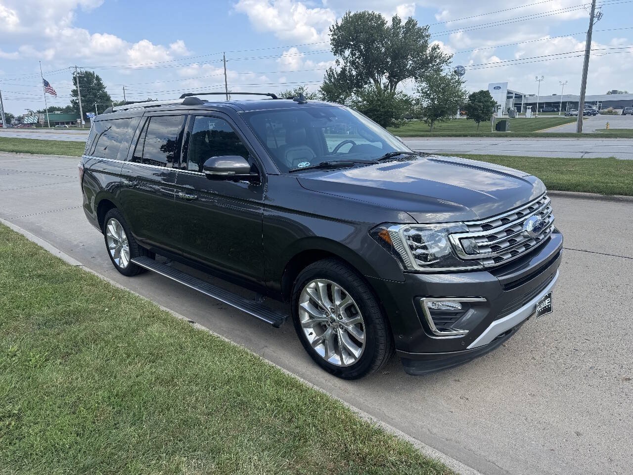 Used 2018 Ford Expedition Max Limited w/ Equipment Group 302A AWD/4WD image 7