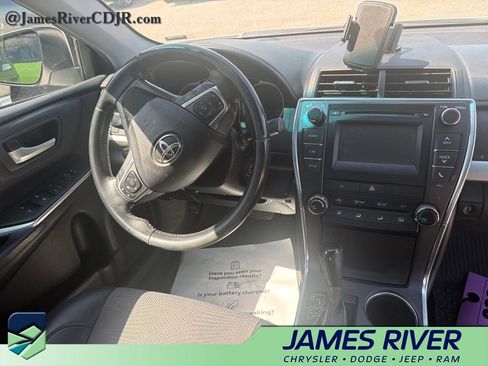 Used 2016 Toyota Camry SE FWD image 9