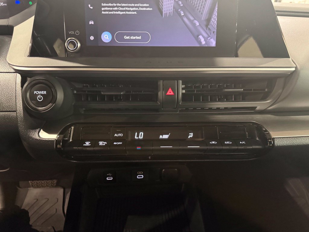 Used 2023 Toyota Prius LE FWD image 29