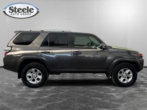 Used 2016 Toyota 4Runner SR5 image 6