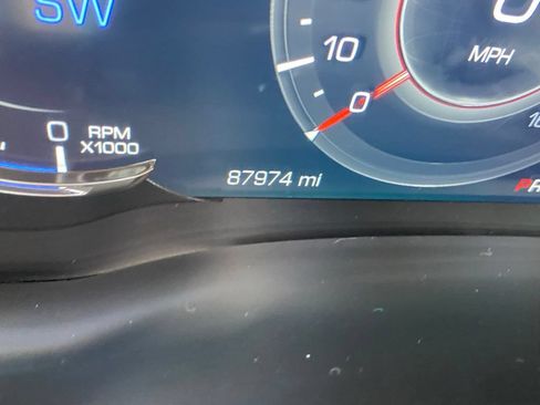 Used 2019 Cadillac Escalade Luxury RWD image 5