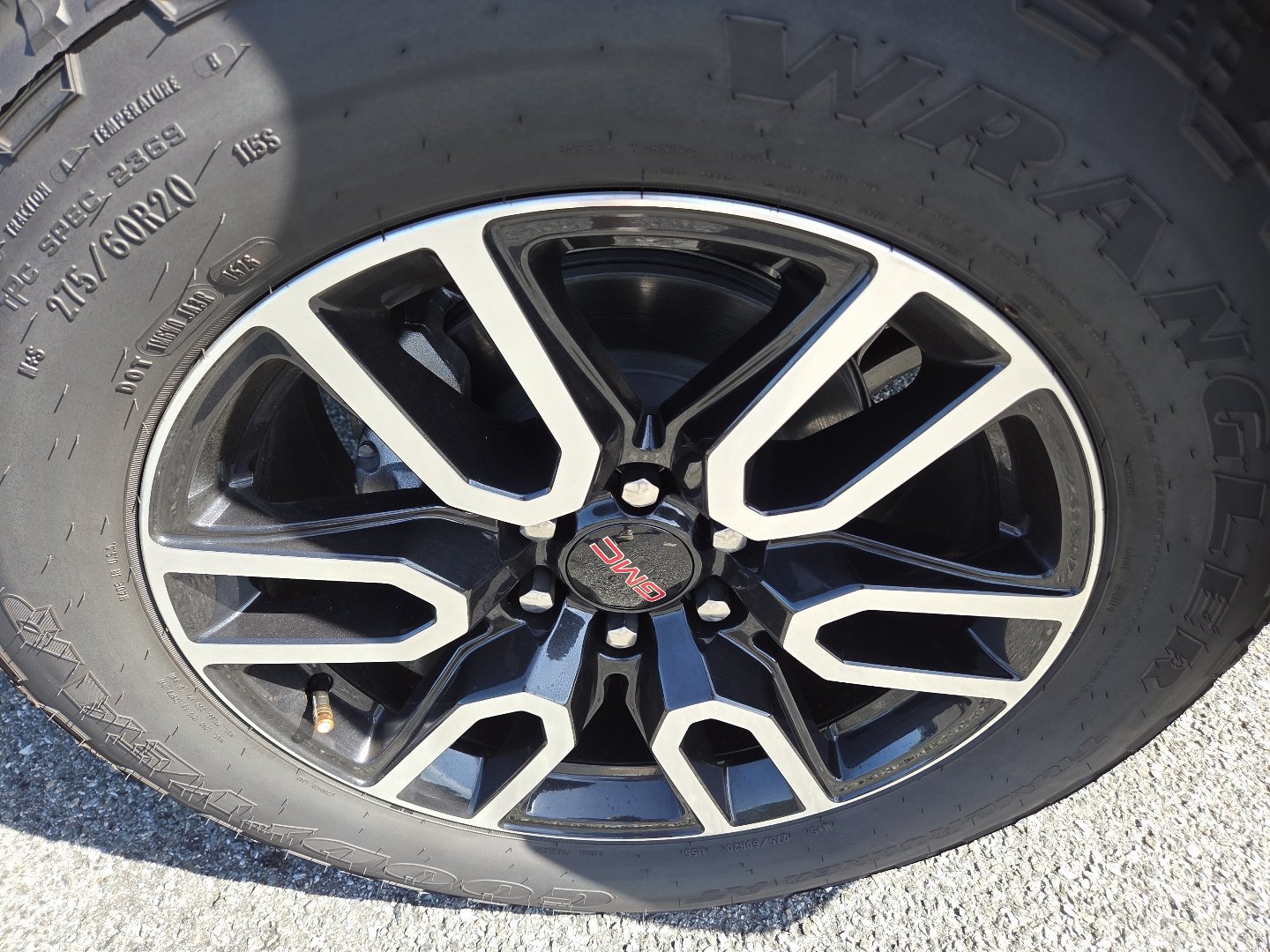 New 2026 GMC Sierra 1500 AT4 w/ AT4 Premium Package AWD/4WD image 18
