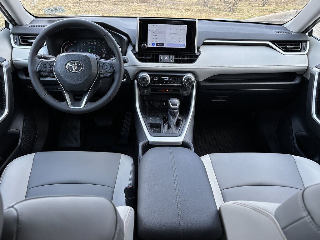 Used 2025 Toyota RAV4 XLE Premium FWD image 10
