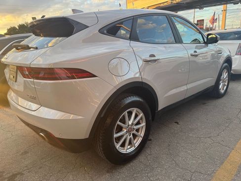 Used 2019 Jaguar E-PACE P250 AWD 4dr SUV image 5