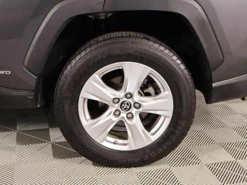 Used 2021 Toyota RAV4 LE AWD/4WD image 17