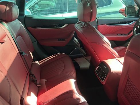 Used 2023 Maserati Levante GT image 9