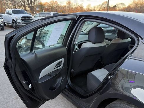 Used 2016 Chevrolet Cruze LS image 11
