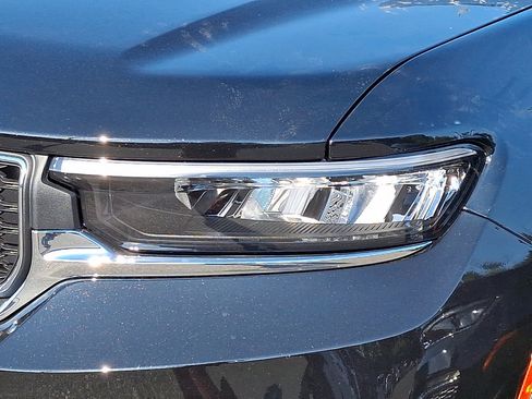 New 2025 Jeep Grand Cherokee Laredo X w/ Luxury Tech Group I image 4