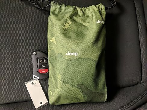 Used 2021 Jeep Wrangler Unlimited Sahara w/ Cold Weather Group image 28