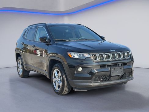 Used 2024 Jeep Compass Latitude w/ Altitude Special Edition AWD/4WD image 6