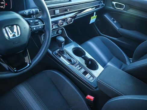 Used 2025 Honda Civic Sport image 25