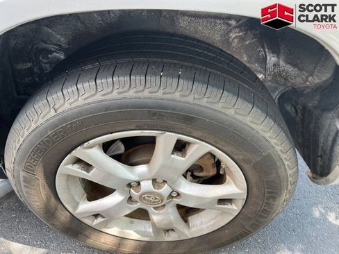 Used 2012 Toyota RAV4 FWD w/ Upgrade Value Pkg image 5