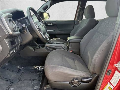 Used 2016 Toyota Tacoma TRD Off-Road w/ Towing Package image 10