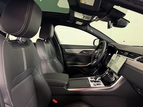 Certified 2024 Jaguar XF R-Dynamic SE image 34