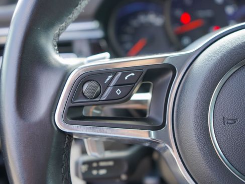 Used 2020 Porsche Macan image 12