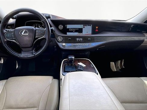 Used 2018 Lexus LS 500 w/ Accessory Package (Z2) image 14