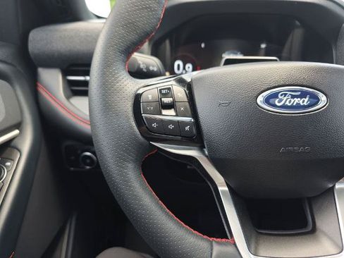 Certified 2025 Ford Explorer ST-Line w/ Premium Package AWD/4WD image 28