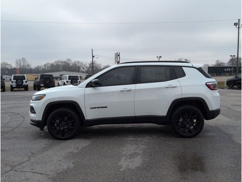 New 2026 Jeep Compass Latitude image 2