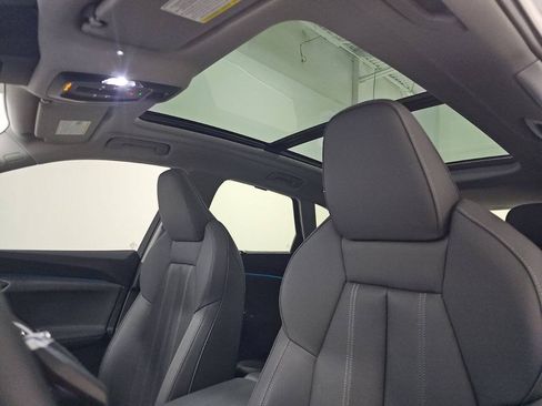 Used 2025 Audi Q5 Premium Plus w/ Premium Plus AWD/4WD image 5